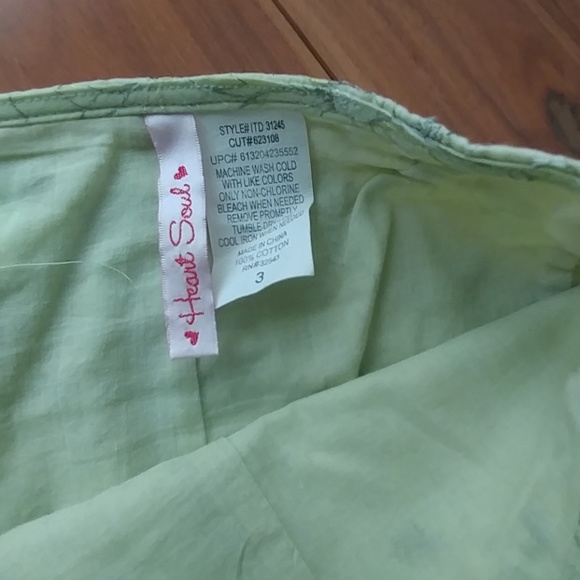 Pale green Skirt with stitching - Picture 2 of 4